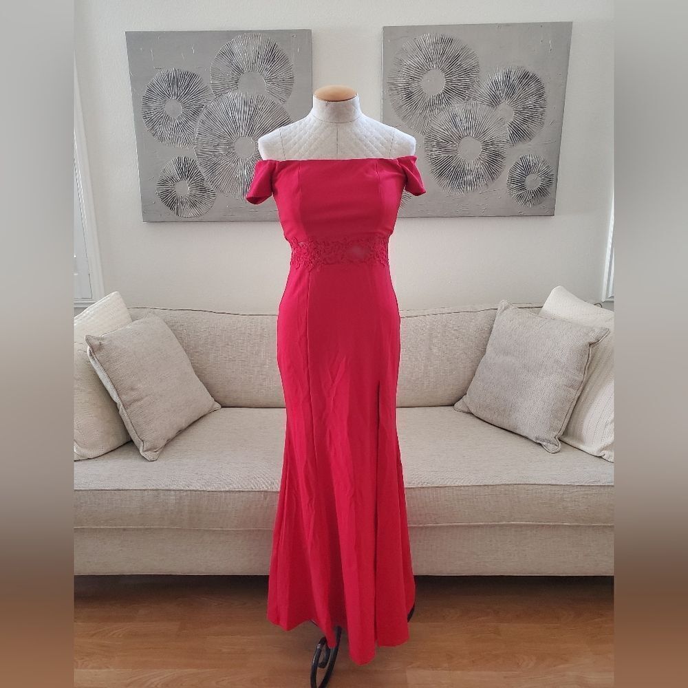 🌹 SEQUIN HEARTS 🌹 Off the Shoulder Lace Applique Trumpet Gown - [Size 5, Red]